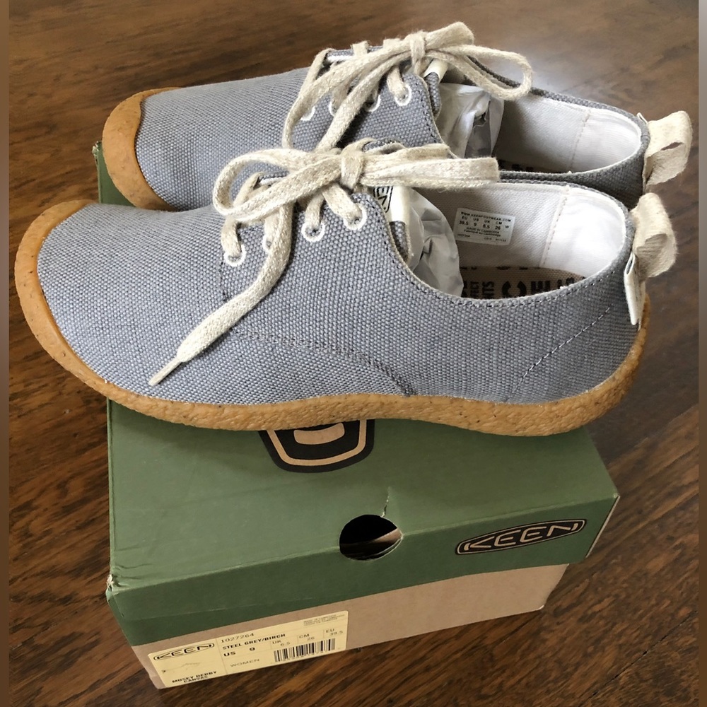 KEEN Mosey Canvas Derby